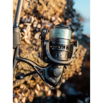Giants Fishing Fluent MK2 Feeder 3,3 m, 90 g + Deluxe FD 4000 Orsó Szett